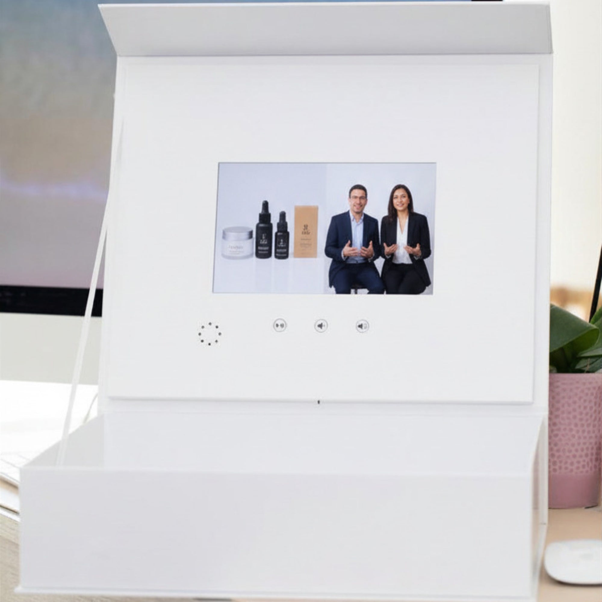 MediaBuk Video Box — 8 inch Screen (2 color options)